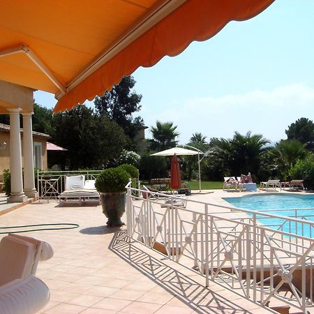 La Tarentane Hotel Grimaud Exterior photo