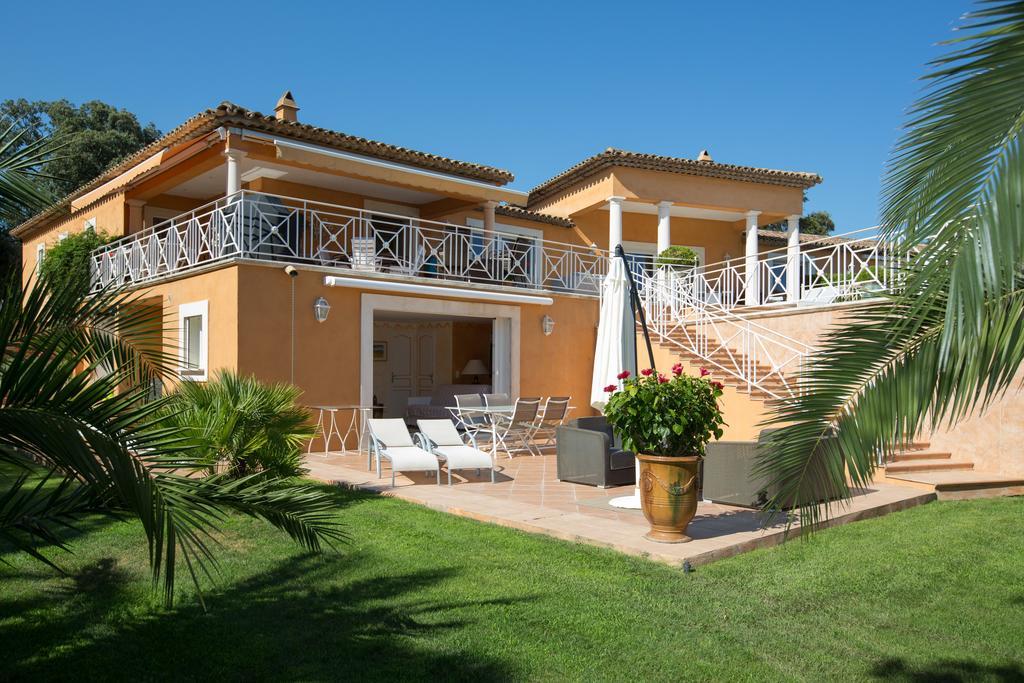 La Tarentane Hotel Grimaud Exterior photo
