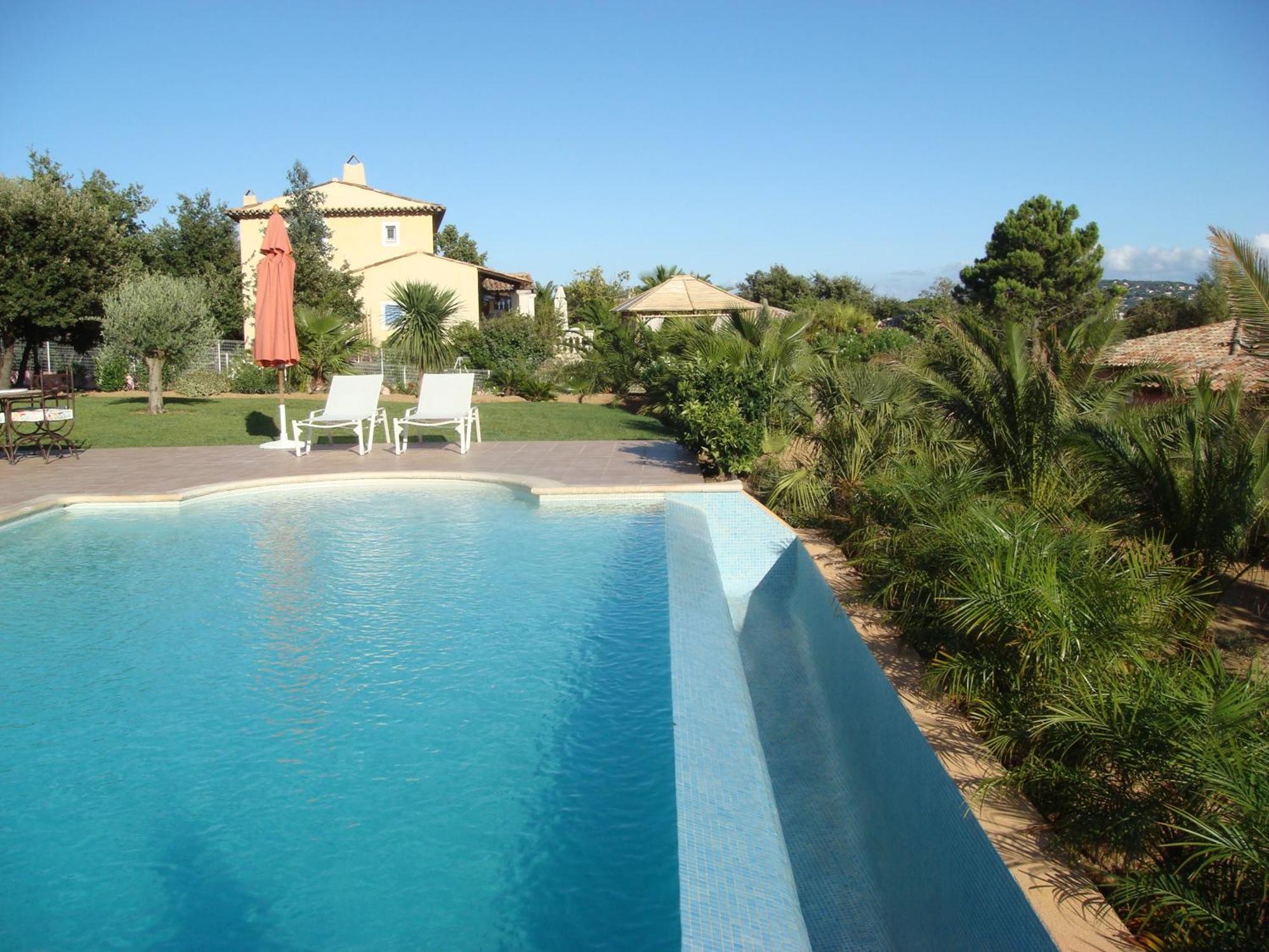 La Tarentane Hotel Grimaud Exterior photo