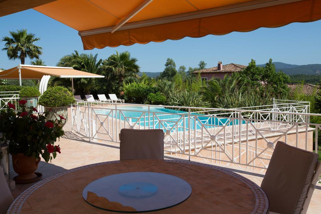 La Tarentane Hotel Grimaud Exterior photo