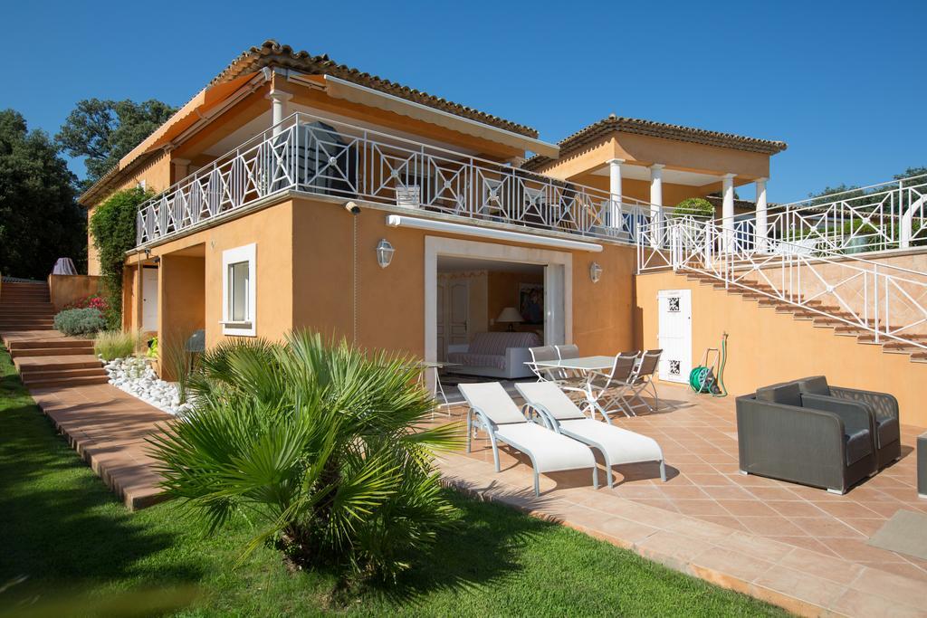 La Tarentane Hotel Grimaud Exterior photo