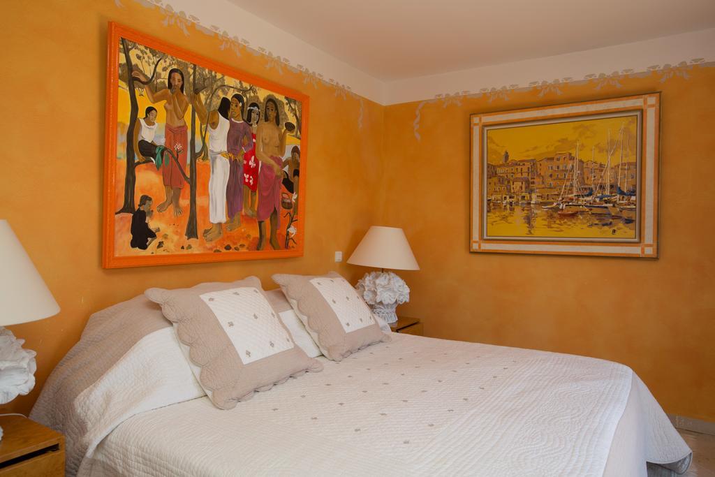 La Tarentane Hotel Grimaud Exterior photo